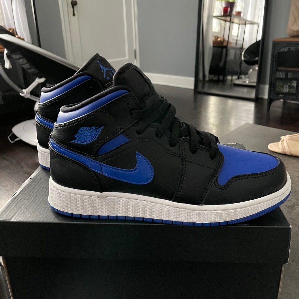 Jordan 1 royal